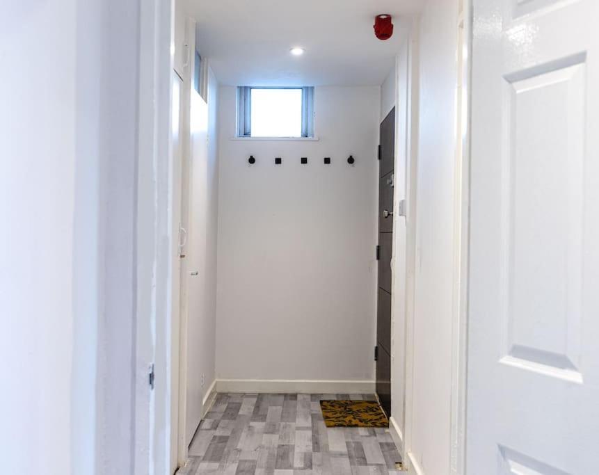 런던 2 Bed With Free Parking 아파트 외부 사진
